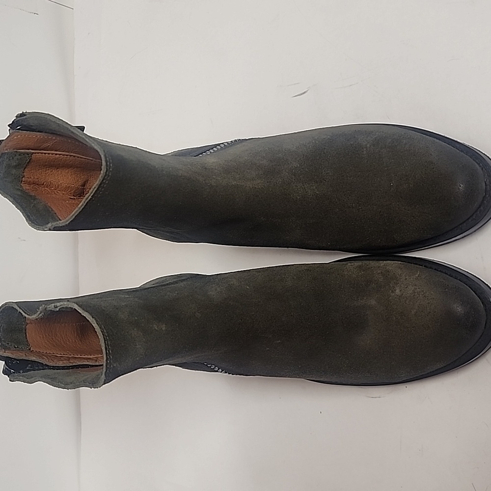 Frye Distressed Gorgeous Olive Suede Side Zip Ankle Quality Bootie Boots Size 8B - Picture 2 of 15